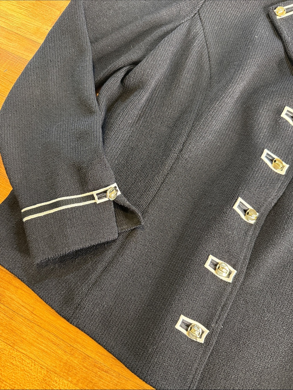 St. John Collection by Marie Gray Knit Blazer Jacket Gold Button Detail Size 6 - Picture 2 of 7